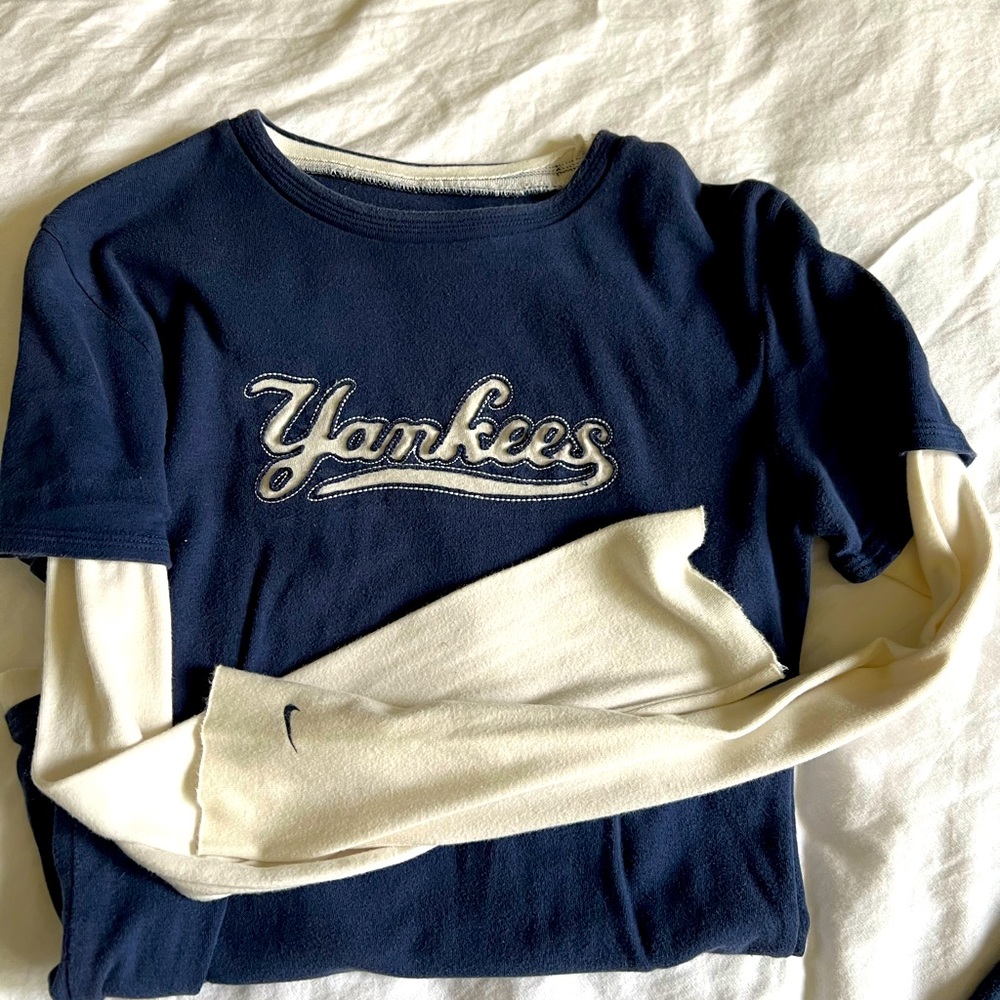 Ladies Nike size medium New York Yankees shirt